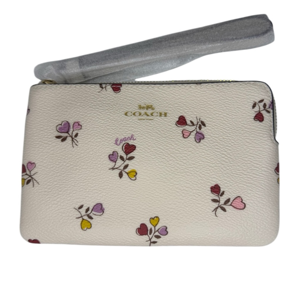 Coach Corner Zip Wristlet in Heart Pattern - Picture 2 of 4